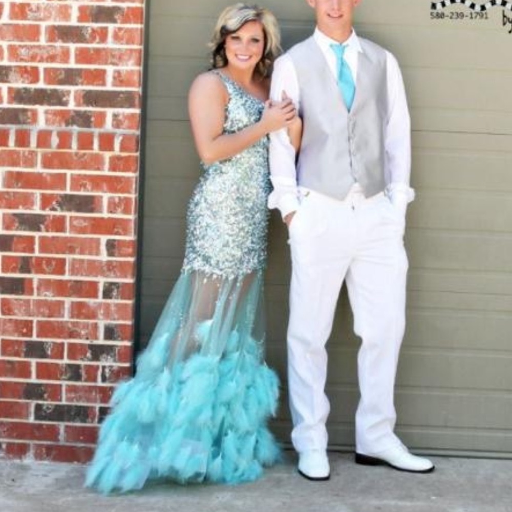 Mac Duggal Turquoise prom dress